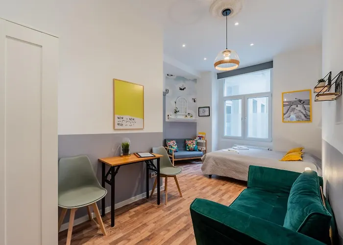 Central 2 Bedroom Flat In Trendy Area / Self Check-In