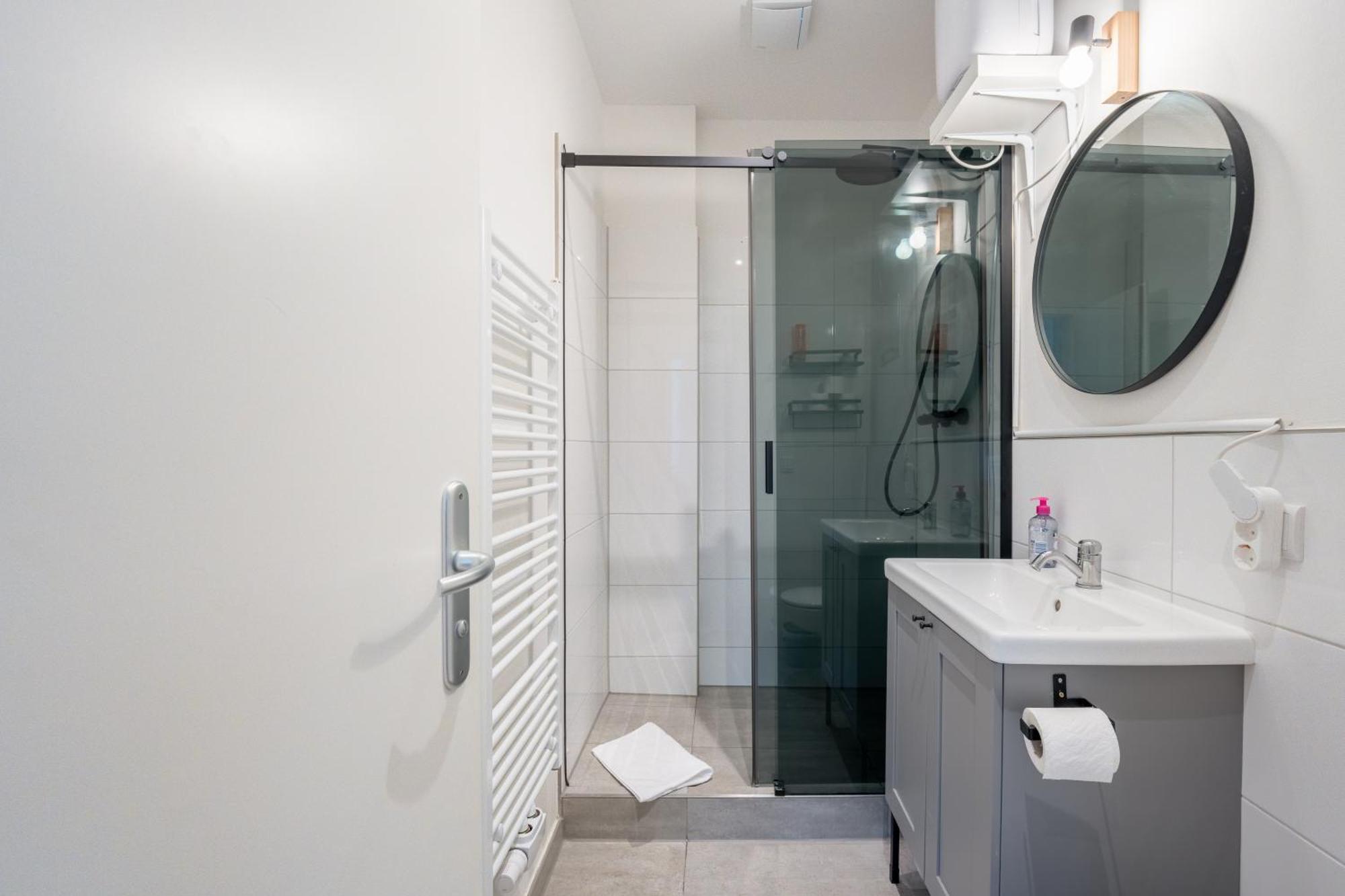 2 Bedroom Flat In Trendy Area / Self Check-in *