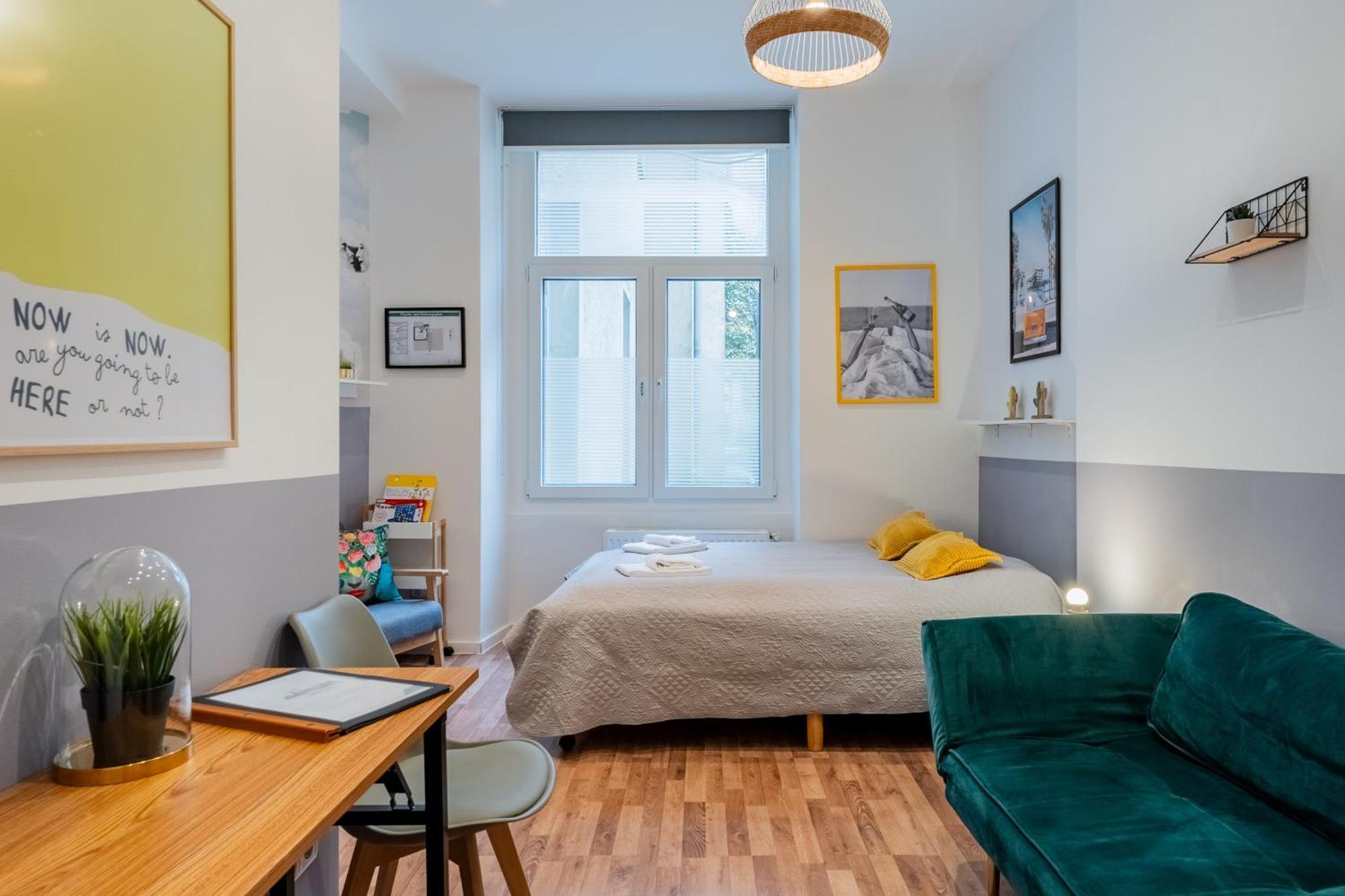 2 Bedroom Flat In Trendy Area / Self Check-in Berlino