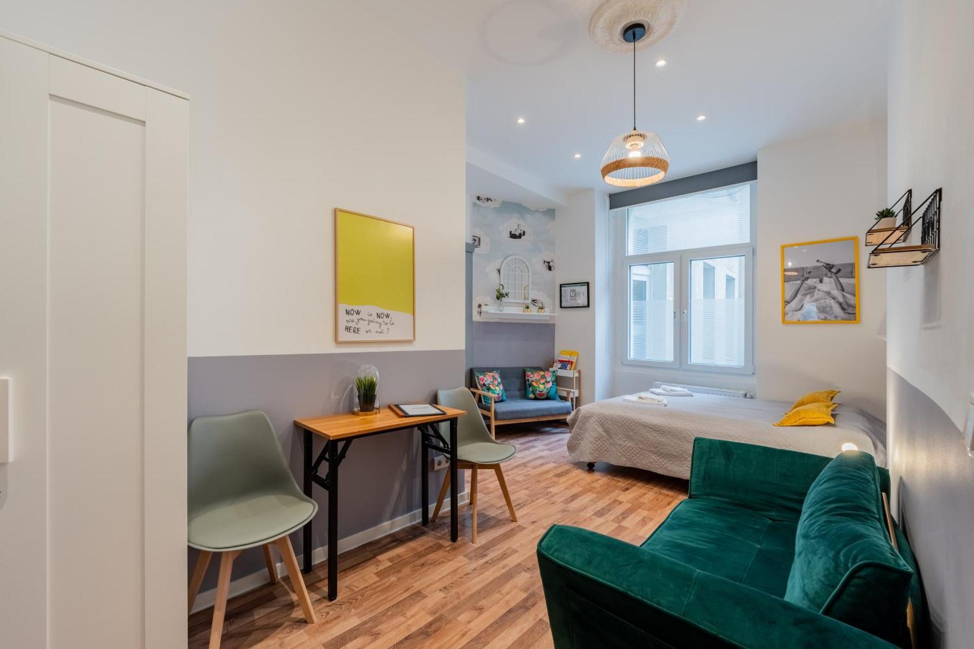 2 Bedroom Flat In Trendy Area / Self Check-in * Berlino